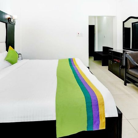 Treebo Trend Mussoorie Club Hotell Dehradun Exteriör bild