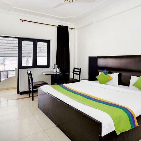Treebo Trend Mussoorie Club Hotell Dehradun Exteriör bild