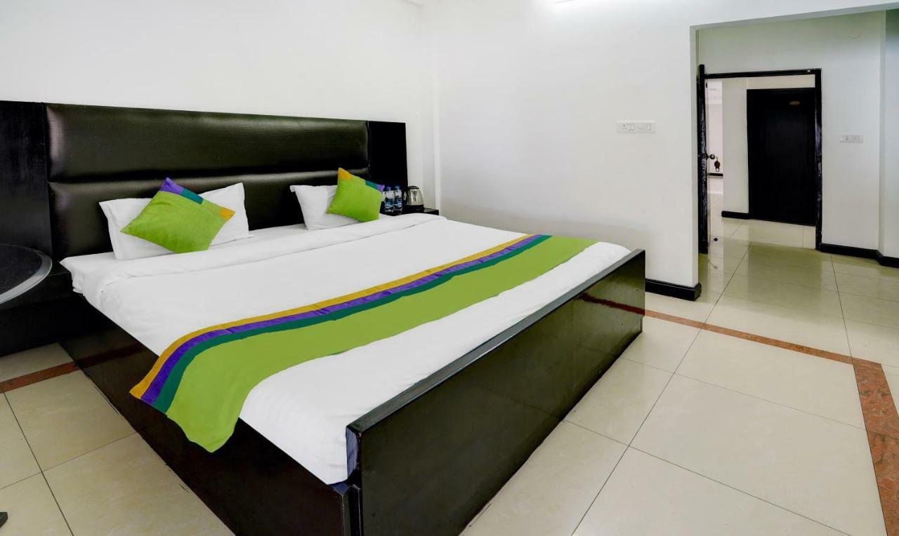 Treebo Trend Mussoorie Club Hotell Dehradun Exteriör bild