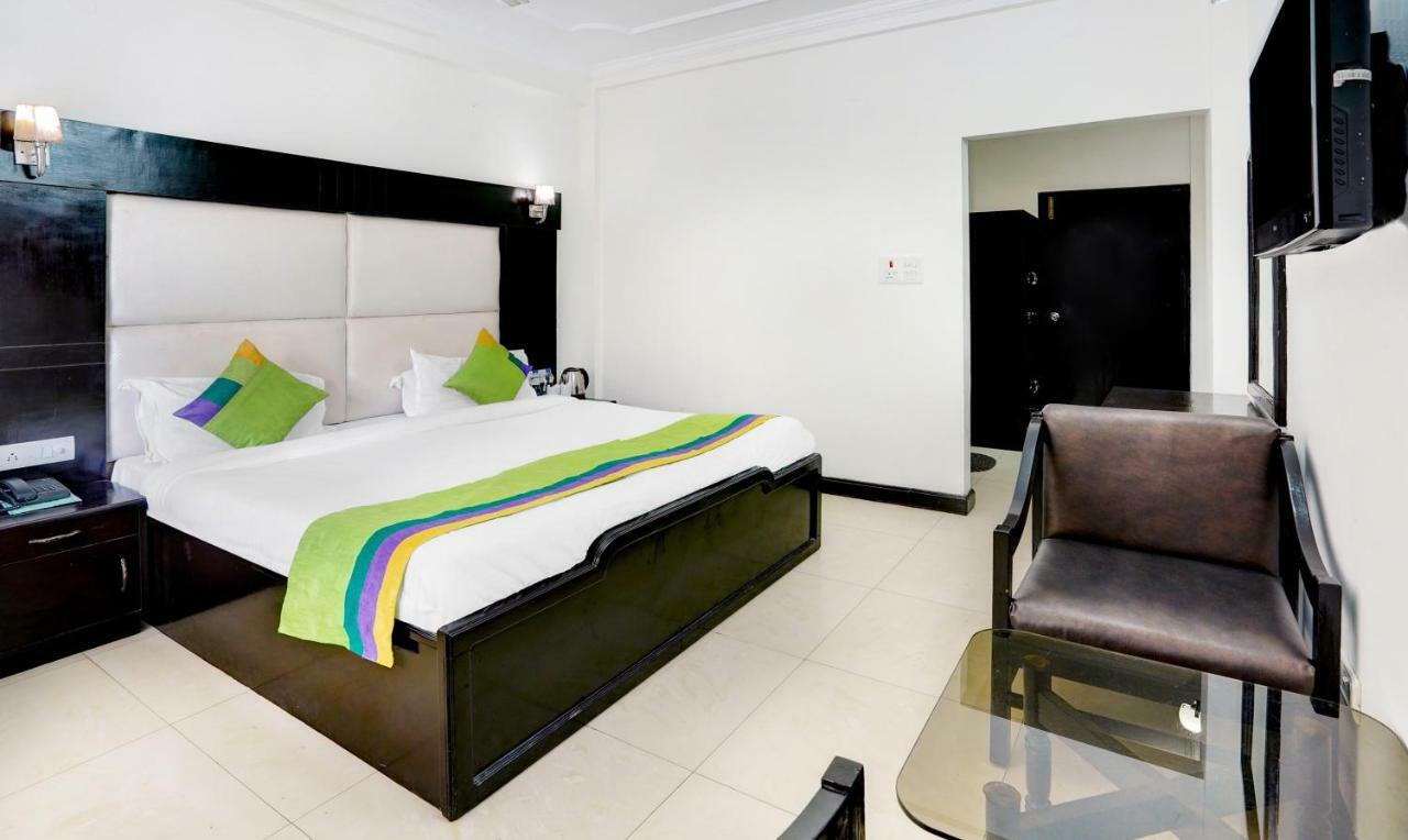 Treebo Trend Mussoorie Club Hotell Dehradun Exteriör bild